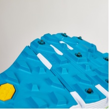 Salming iSpike jasnoniebieskie buty biegowe męskie na zimę